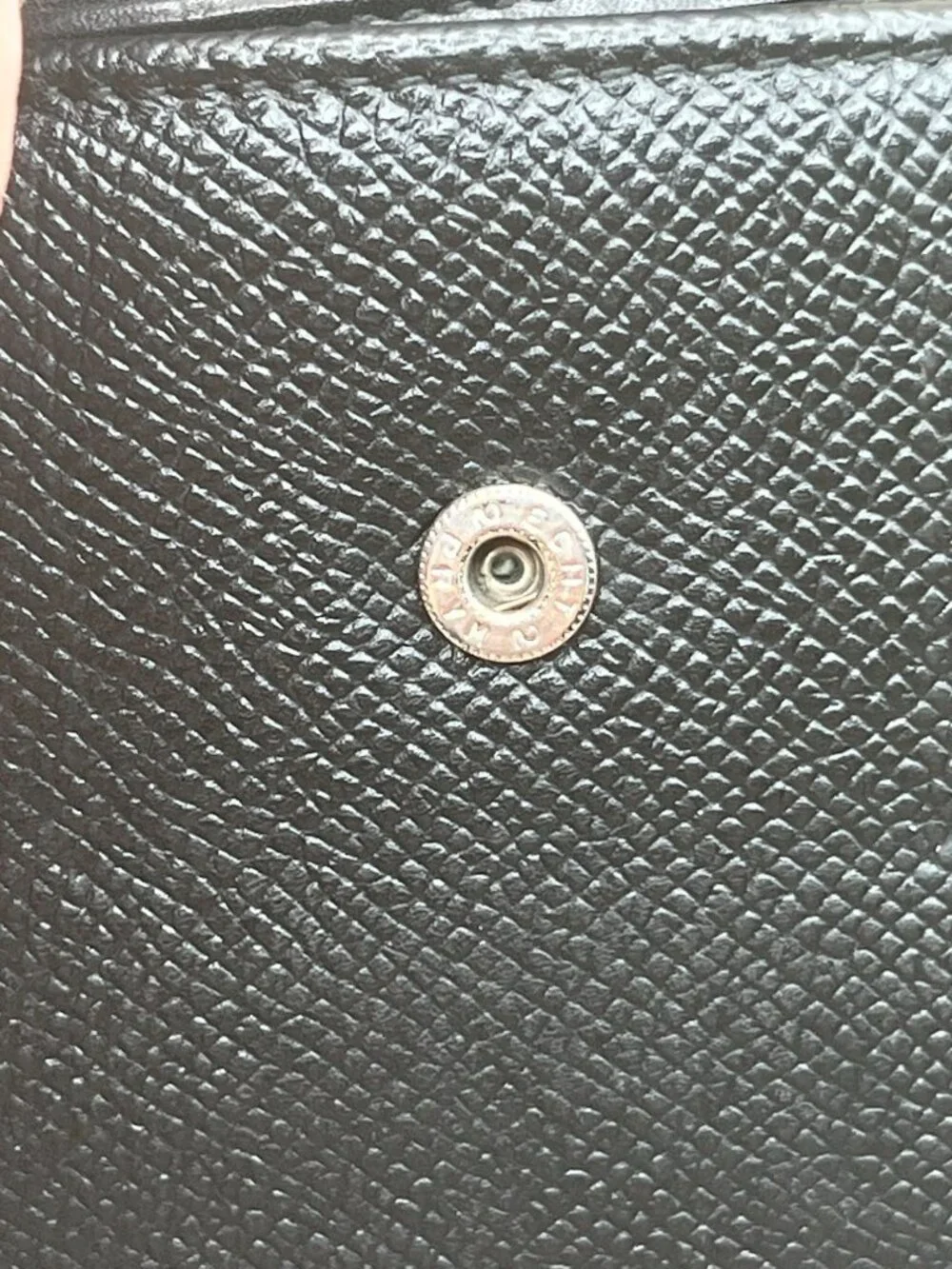 BVLGARI BVLGARI Black Grained Leather Compact Bifold Wallet Silver Ring Clasp